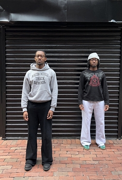 model is 5'6 wearing a M